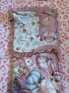 Posh Peanut Luxette -Pink Floral Pumpkin Baby Blanket - Bamboo